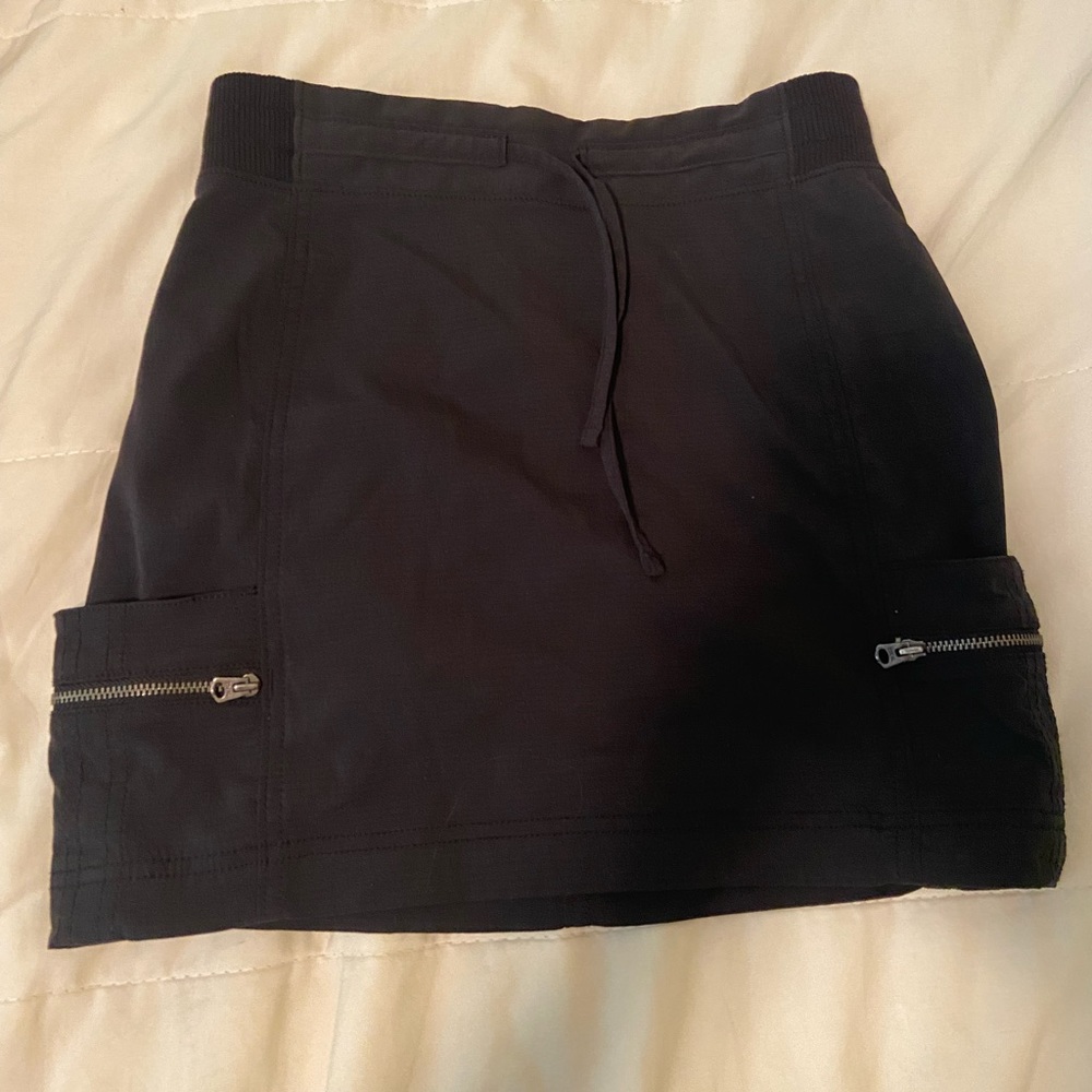 Athleta size 0 skirt! Very good condition.